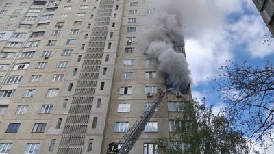 У Харкові під час пожежі у багатоповерхівці евакуювали 25 людей