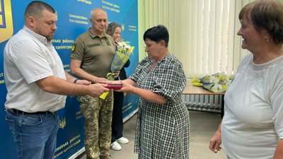 Вручення орденів Чорнобаївська громада