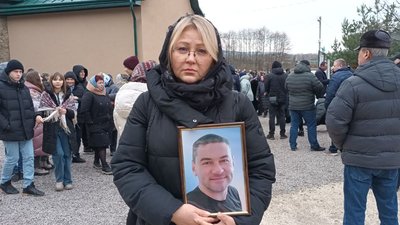 Оксана Назарчук, дружина загиблого бійця на освяченні храму-пантеону