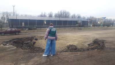 Забрудненння відходами руйнації внаслідок ракетного удару РФ по Запоріжжю