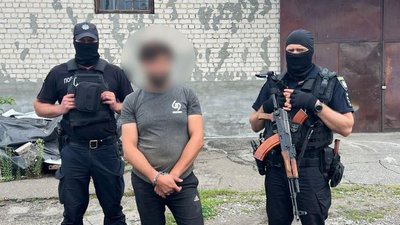 На Черкащині затримали чоловіків, які вимагали 40 тисяч гривень у фермера