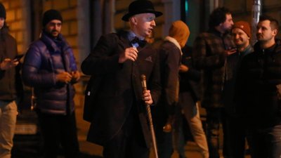 Буковинець Ярослав Адамчук проводить театралізовані нічні екскурсії СУСПІЛЬНЕ | ВІДЕОНОВИНИ Буковинець Ярослав Адамчук проводить театралізовані нічні екскурсії СУСПІЛЬНЕ | ВІДЕОНОВИНИ