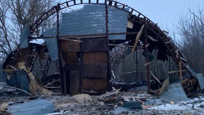 РФ безпілотниками атакувала Новгород-Сіверський район: пошкоджений ангар та будинки