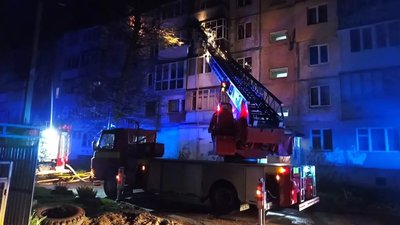Під час пожежі у багатоповерхівці в Калуші загинув чоловік, жінку врятували