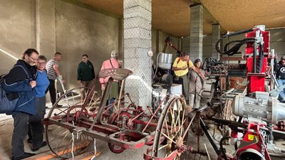 Швейцарці у Нижньому Селищі: Враження від Карпат, культури та життя під час війни Швейцарці у Нижньому Селищі: Враження від Карпат, культури та життя під час війни