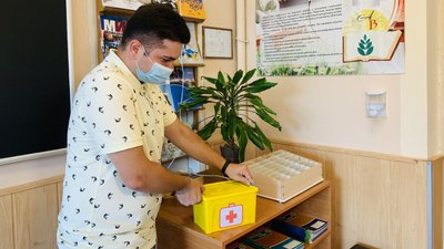 Вакцинація перед 1 вересня на Закарпатті: чи щепилися освітяни до початку навчального року Вакцинація перед 1 вересня на Закарпатті: чи щепилися освітяни до початку навчального року