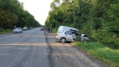 У ДТП на Тернопільщині травмувалися двоє людей У ДТП на Тернопільщині травмувалися двоє людей