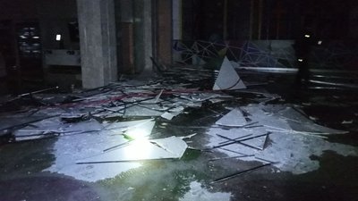 Росія обстрілює Харків: снаряд влучив у ТРЦ в центрі міста Росія обстрілює Харків: снаряд влучив у ТРЦ в центрі міста