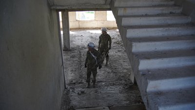 Військові Одеси вчаться евакуювати та надавати першу медичну допомогу пораненим у разі руйнації будівель