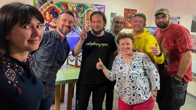 "Герої у вечірний час". У Кропивницькому під час трансляції популярної гри збирали гроші для ЗСУ "Герої у вечірний час". У Кропивницькому під час трансляції популярної гри збирали гроші для ЗСУ