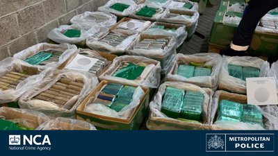 2,3 тони кокаїну. Поліція Британії "накрила" нарковантаж з Колумбії 2,3 тони кокаїну. Поліція Британії "накрила" нарковантаж з Колумбії