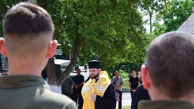 Заклали капсулу: у військовій частині на Рівненщині зведуть храм ПЦУ Заклали капсулу: у військовій частині на Рівненщині зведуть храм ПЦУ