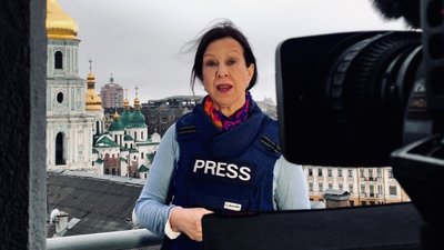 Журналістка BBC присвятила перемогу на літературному фестивалі Україні Журналістка BBC присвятила перемогу на літературному фестивалі Україні