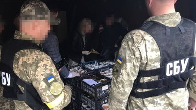 Продавали тушонку, яку просили "для ЗСУ" – на Черкащині викрили псевдоволонтерів