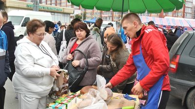 У Хмельницькому почали осіннє ярмаркування. Перший ярмарок провели на Озерній