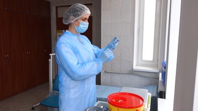 На Прикарпатті за три дні вакцинувалися від COVID-19 дві сотні поліцейських На Прикарпатті за три дні вакцинувалися від COVID-19 дві сотні поліцейських
