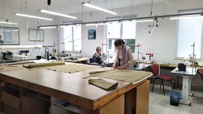 У Львові створили ательє, де працюють жінки, які постраждали від домашнього насилля