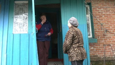 "Треба ще внуків няньчити": історія Тетяни Лапко, яка чи не єдина вакцинувалася у селі на Харківщині "Треба ще внуків няньчити": історія Тетяни Лапко, яка чи не єдина вакцинувалася у селі на Харківщині