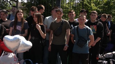 До Івано-Франківська евакуювалися курсанти та викладачі Луганського університету внутрішніх справ До Івано-Франківська евакуювалися курсанти та викладачі Луганського університету внутрішніх справ