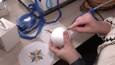 "Один із популярних — Мрія": рівненська майстриня виготовляє патріотичні іграшки на ялинку "Один із популярних — Мрія": рівненська майстриня виготовляє патріотичні іграшки на ялинку