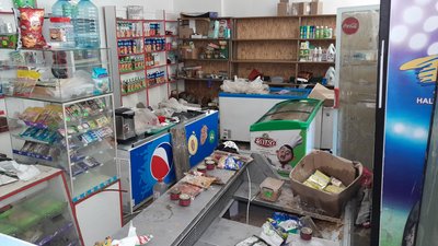 Рівень води у Херсоні знижується. На вулицях залишаються багнюка і сміття. Рівень води у Херсоні знижується. На вулицях залишаються багнюка і сміття.