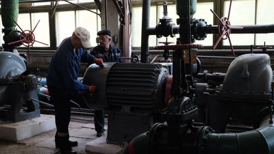 У Чернівцях відсторонили від роботи майже 40 невакцинованих комунальників