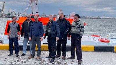 Біля порту "Одеса" внаслідок вибуху затонуло судно HELT Біля порту "Одеса" внаслідок вибуху затонуло судно HELT