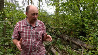 Лавка виявилась 120-річним єврейським надгробком: як на Чернігівщині знайшли музейний експонат Лавка виявилась 120-річним єврейським надгробком: як на Чернігівщині знайшли музейний експонат