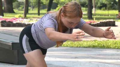 Йога, фітнес і танці – у місті на Черкащині в міському парку проводять безоплатні заняття Йога, фітнес і танці – у місті на Черкащині в міському парку проводять безоплатні заняття