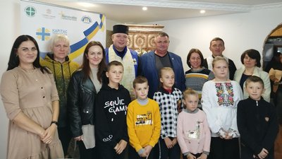 Щоби переселенці відчували себе, як удома: в громаді на Тернопільщині облаштували благодійну кухню Щоби переселенці відчували себе, як удома: в громаді на Тернопільщині облаштували благодійну кухню