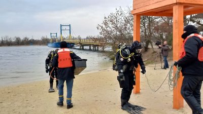 Херсонські водолази обстежили водойми перед Водохрещем Херсонські водолази обстежили водойми перед Водохрещем
