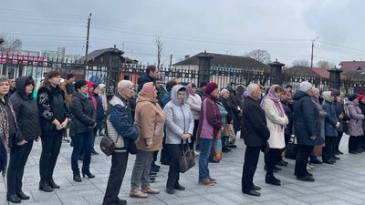 Проти московської церкви: на Черкащині мітингують парафіяни Проти московської церкви: на Черкащині мітингують парафіяни