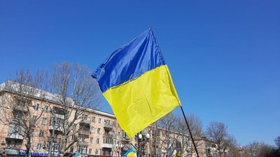 Херсонці знову вийшли на мирний мітинг проти окупантів Херсонці знову вийшли на мирний мітинг проти окупантів