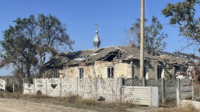 Парафіяни чекають на відновлення. Церква у Благодатному на Миколаївщині залишається пошкодженою після обстрілів Парафіяни чекають на відновлення. Церква у Благодатному на Миколаївщині залишається пошкодженою після обстрілів