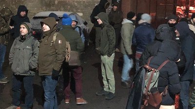 Через ексберкутівців під СІЗО збираються люди, хочуть ночувати