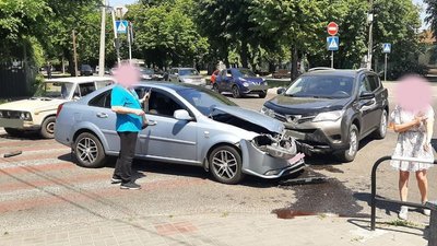 Потрійна ДТП у Черкасах: травми отримали троє людей