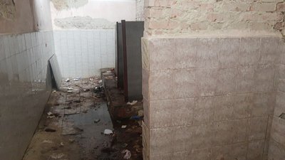 "Смердить, стати нема де": люди про громадський туалет на одному з автовокзалів Тернопільщини