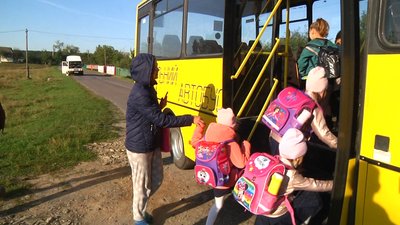 У Ружинській громаді на Житомирщині дітей з оптимізованих шкіл на навчання возять автобусами