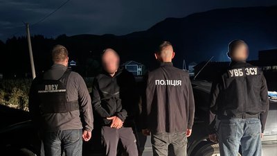Правоохоронці затримали чоловіка