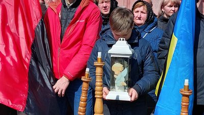 На Тернопільщині попрощалися із загиблим бійцем Романом Лебухорським На Тернопільщині попрощалися із загиблим бійцем Романом Лебухорським