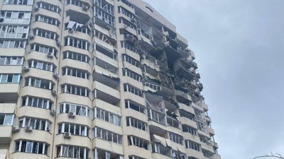 Врятували три стіни: історія чернігівського волонтера Ярослава Ячного, який вижив після авіаудару Врятували три стіни: історія чернігівського волонтера Ярослава Ячного, який вижив після авіаудару