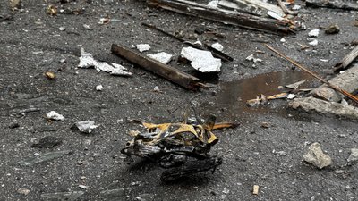 У Сумах внаслідок удару російського БпЛА по багатоповерхівці травмована 23-річна жінка