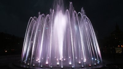 Фонтани Києва із 3 жовтня переходять на "осінньо-зимовий режим"