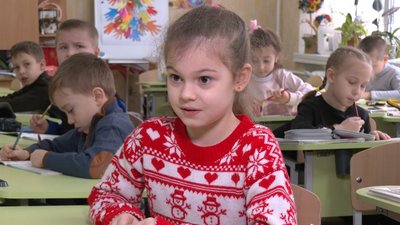 Учні 35 шкіл Черкас повернулися за парти Учні 35 шкіл Черкас повернулися за парти