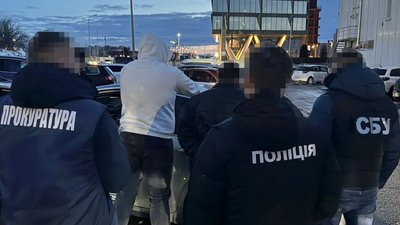 Затримання чоловіка у справі про незаконне переправлення людей за кордон