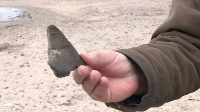 Черкаські археологи на березі Дніпра знайшли кераміку, якій понад три тисячі років Черкаські археологи на березі Дніпра знайшли кераміку, якій понад три тисячі років