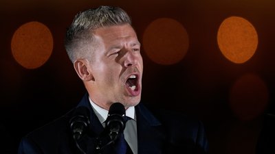 Лідер опозиційної угорської партії "Тиса" Петер Мадяр виступає після перемоги на виборах