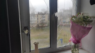 "Ми дивом врятувалися": у Марганці долають наслідки обстрілу 15 березня 2023 року. "Ми дивом врятувалися": у Марганці долають наслідки обстрілу 15 березня 2023 року.