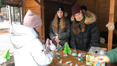 В Івано-Франківську діти організували благодійний ярмарок В Івано-Франківську діти організували благодійний ярмарок