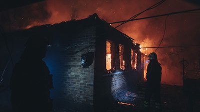 Атака на Семенівку 7 вересня: пошкоджені близько 10 будинків, згоріли підприємство та АЗС